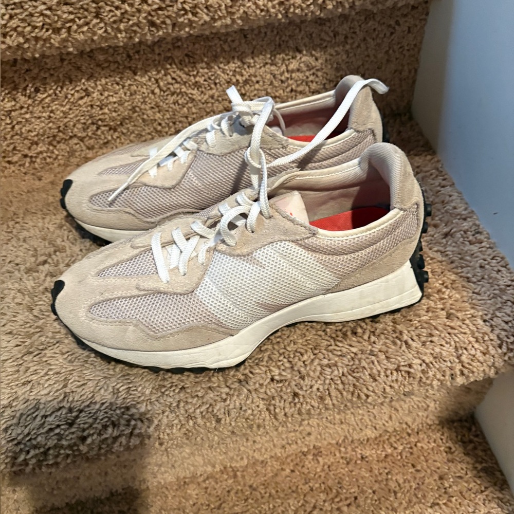 Women’s New Balance 327 Sneakers